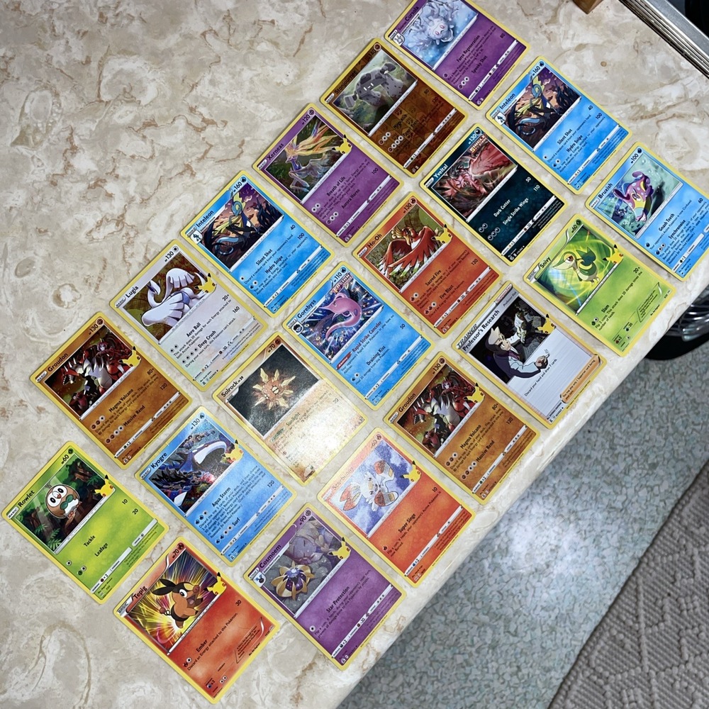 Excellent Condition set of 2020/21‎ Pokemon cards (20 cards)